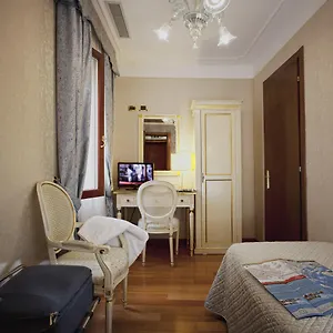 Otel Ca' D'oro - Wenice Deep Culture