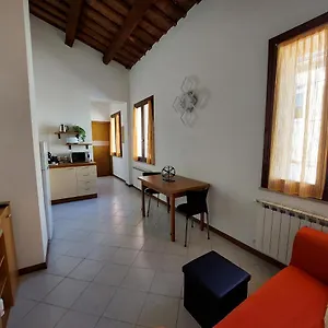 appartamento-in-centro-free-wi-fi-e-smart-tv.emilia-romagnahotels.net/
